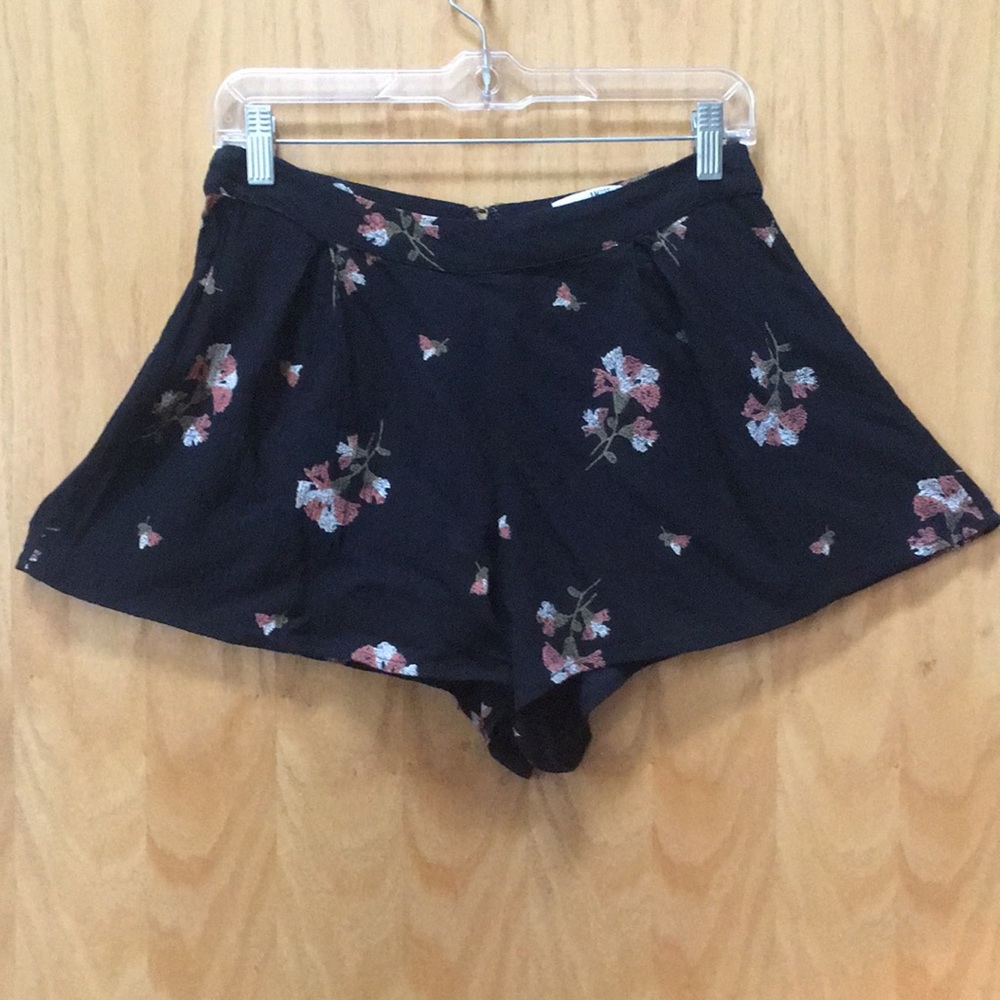 Amuse Society Floral Flowy Shorts